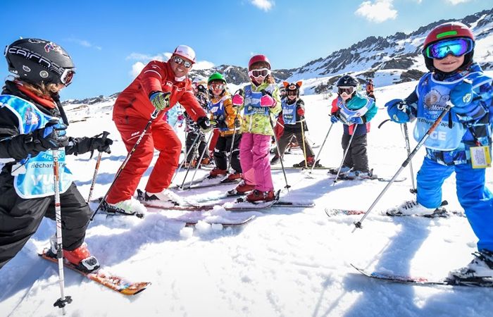 Family skiing in Les Arcs