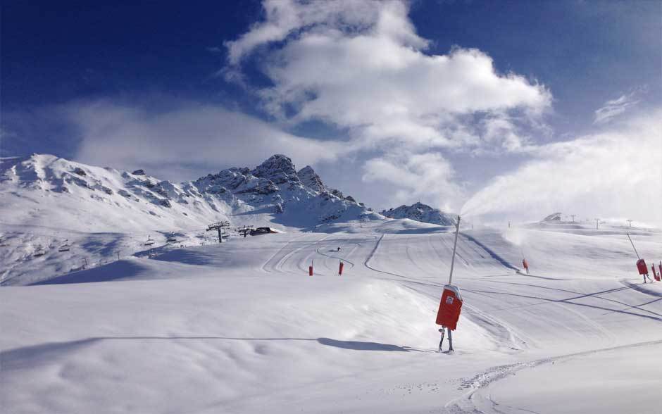 Snowboarding in Méribel