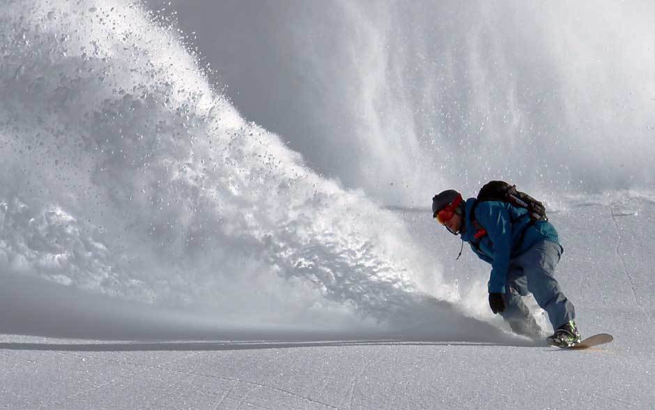 Snowboarding in Sestriere