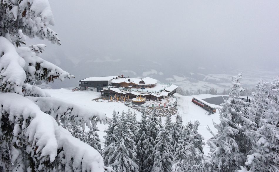 Skiing in Ellmau