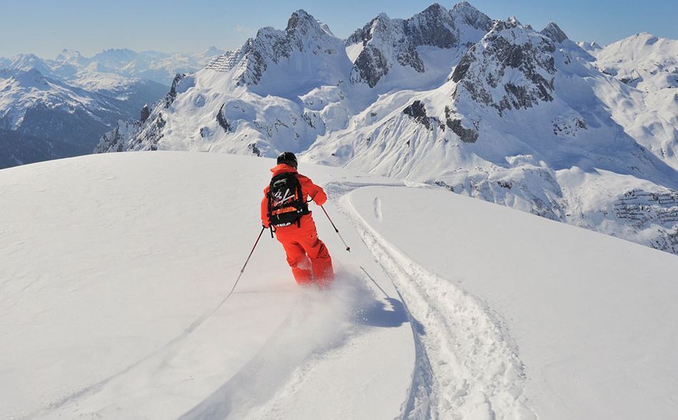 Skiing in Lech