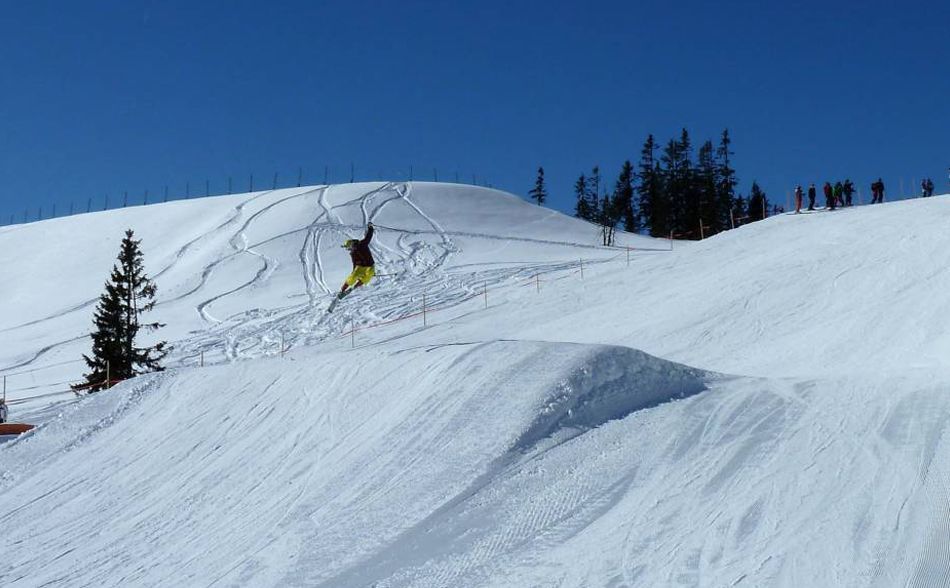 Snowboarding in Maria Alm