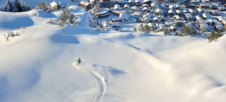 Skiing in Lech