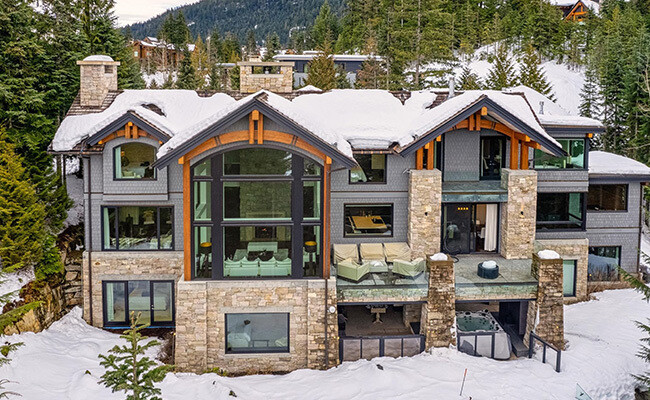 Altitude Retreat, a stunning ski chalet in Canada