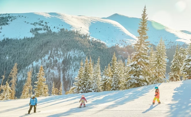 snowboarder in kindred ski resort